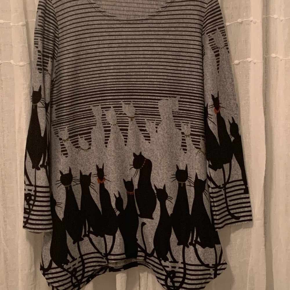 Cat Sweater Tunic Size Large Long Sleeve